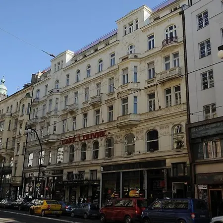 Adela Center Praag