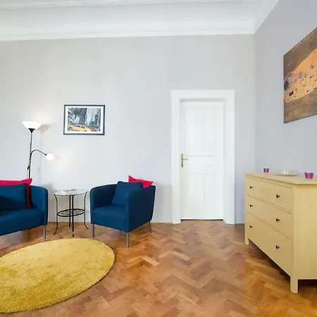 Adela Center * Praag
